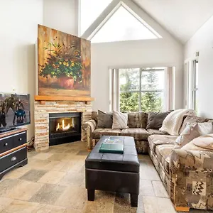 Wildwood By Cozystay Signature Apartment Whistler