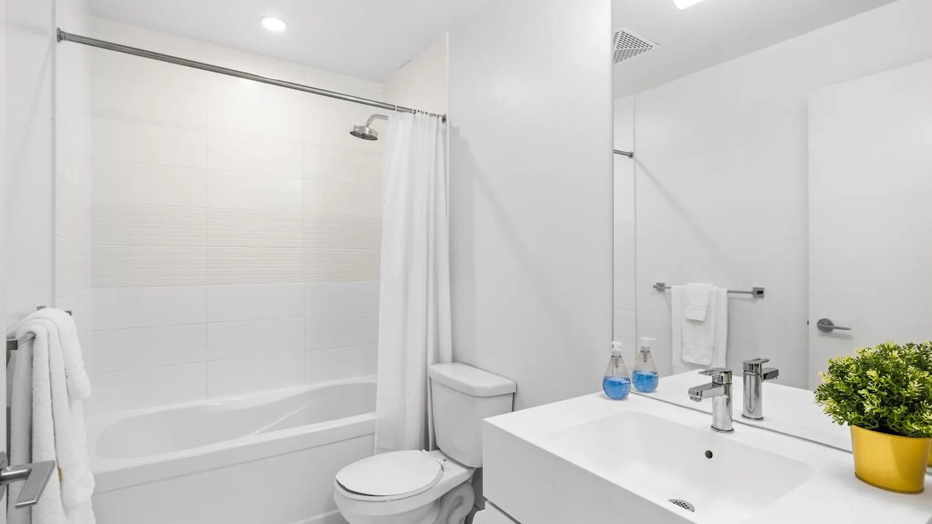 Charming 2Br Condo Near Cn Tower & Harbourfront Toronto 0*,