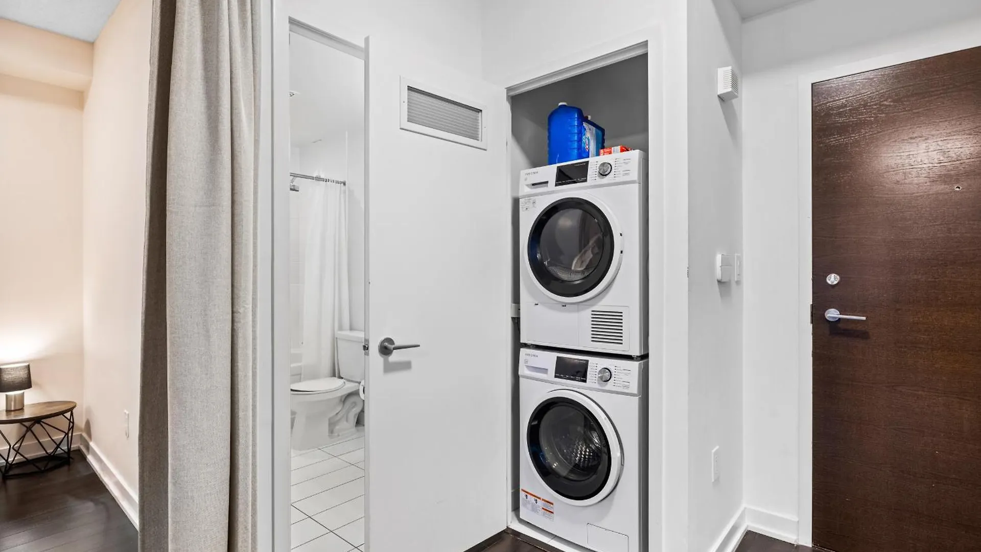 Charming 2Br Condo Near Cn Tower & Harbourfront Toronto 0*,  Canada